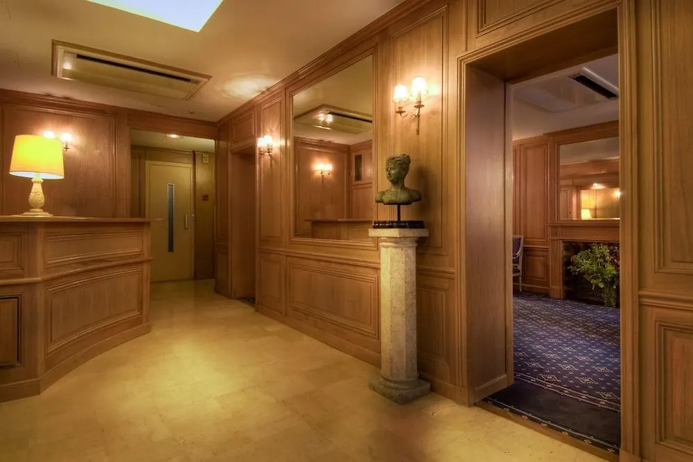 ***  Hotel Baudelaire Opera Paris France